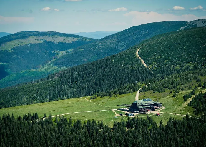 19 شقة شكلارسكا بوريبا